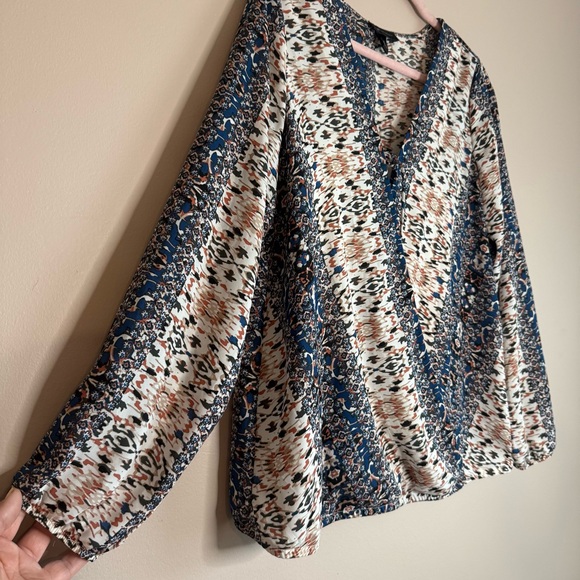 AB STUDIO Blue and White Women's Top - Picture 3 of 11